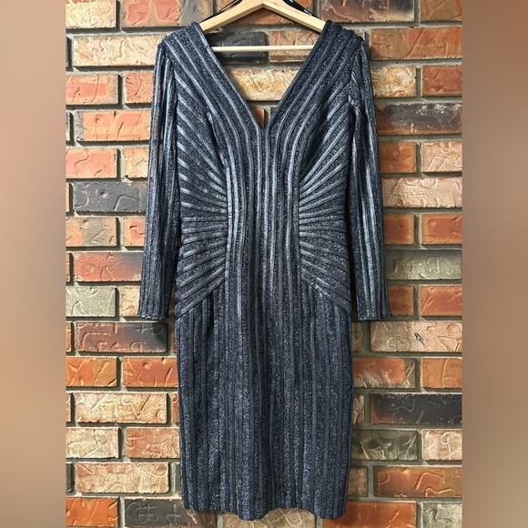 Tadashi Shoji Stunning Black Metallic Striped Bodycon Long Sleeve V-Neck Dress - Picture 2 of 9